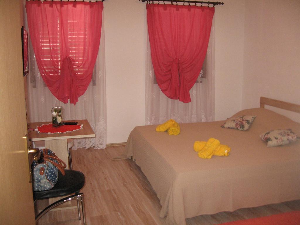 Apartments Alen Pazin Exterior foto